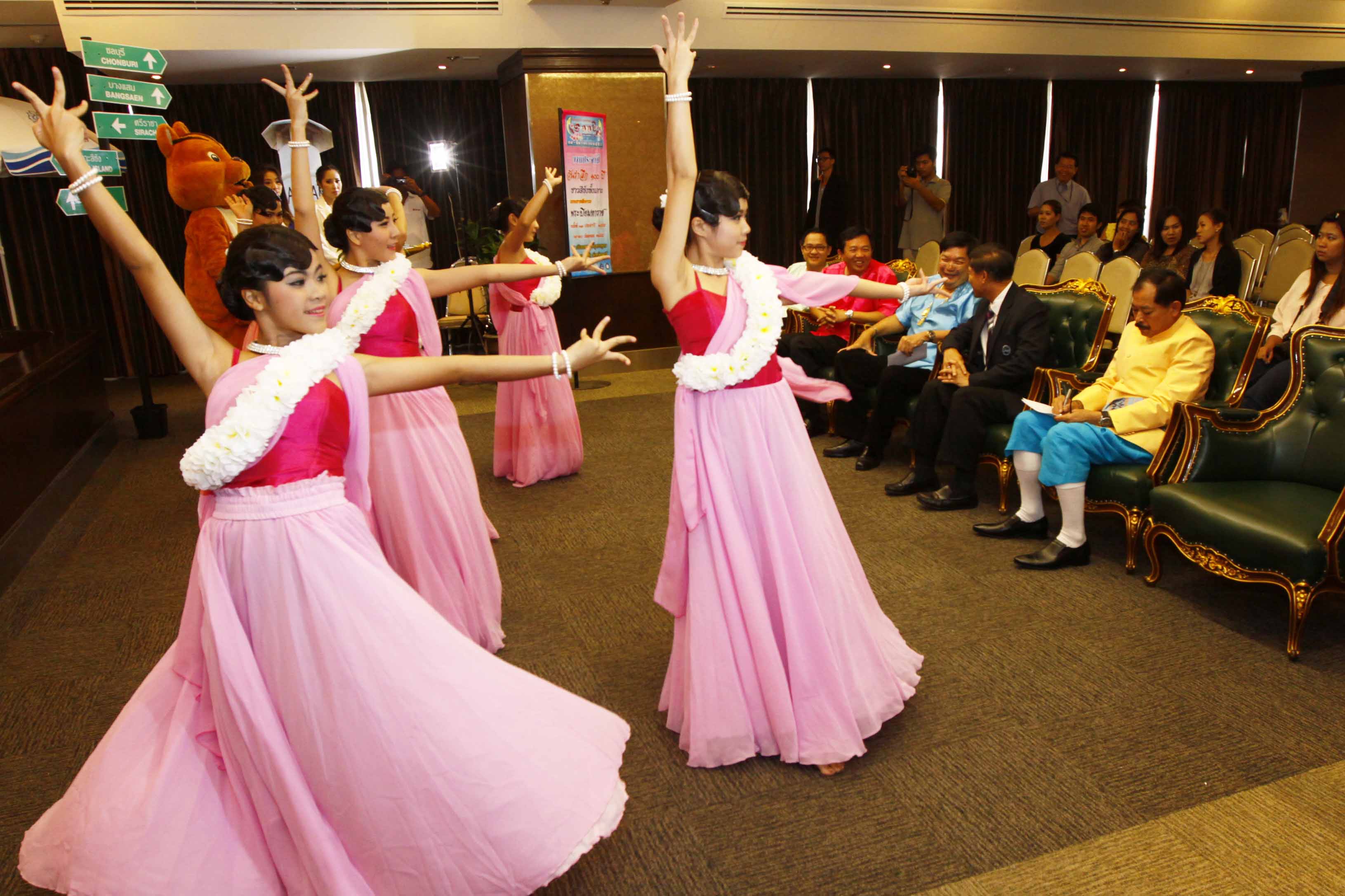 การท่องเที่ยวแห่งประเทศไทย สำนักงานพัทยา ขอเชิญร่วมงาน  “วันรำลึก ๑๐๐ ปี ชาวเกาะสีชัง ถวายราชสักการะพระปิยมหาราช ครั้งที่ ๑๓ ประจำปี ๒๕๕๕”